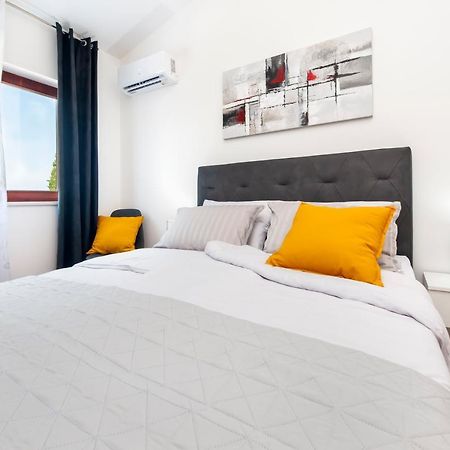 Apartments E&M Πούλα Εξωτερικό φωτογραφία