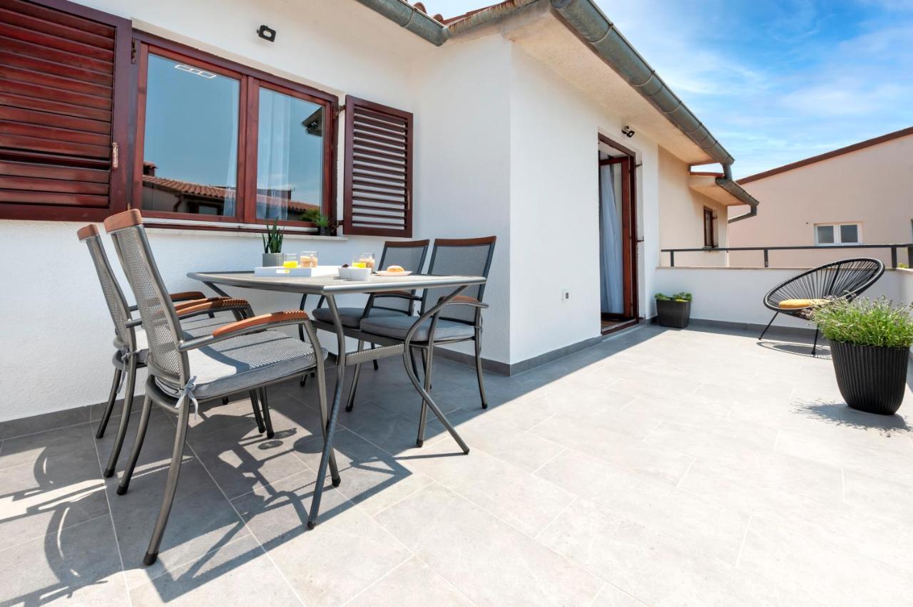 Apartments E&M Πούλα Εξωτερικό φωτογραφία