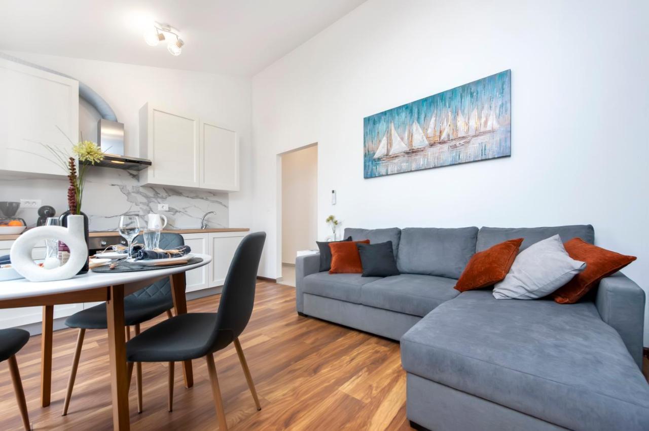 Apartments E&M Πούλα Εξωτερικό φωτογραφία