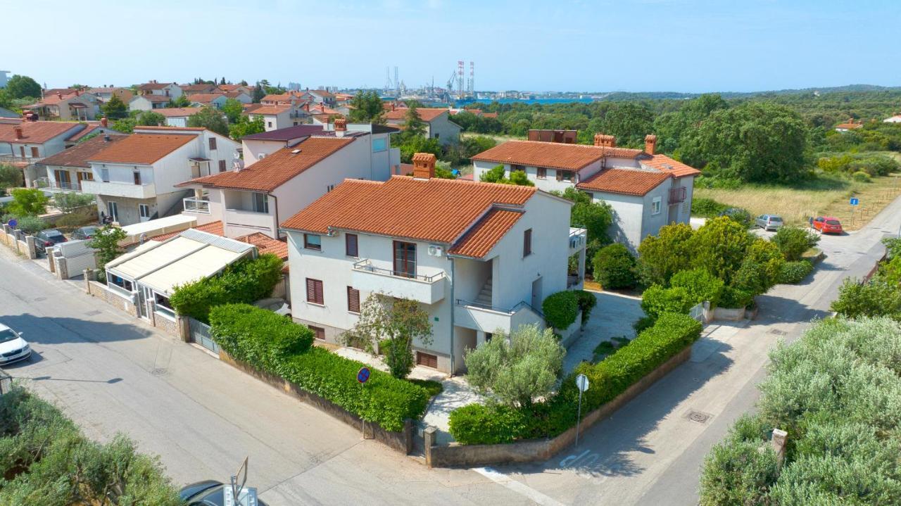 Apartments E&M Πούλα Εξωτερικό φωτογραφία