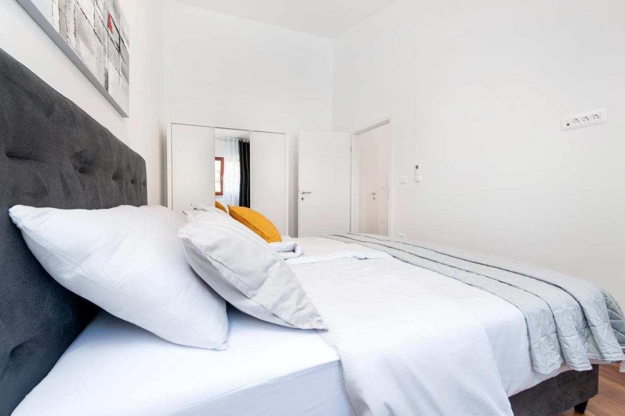 Apartments E&M Πούλα Εξωτερικό φωτογραφία