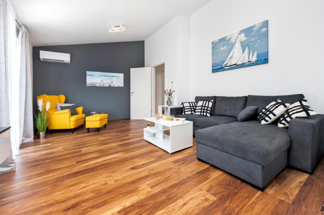 Apartments E&M Πούλα Εξωτερικό φωτογραφία